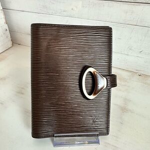 Louis Vuitton Agenda PM Epi Mocha Rare “Z” Collection
VINTAGE